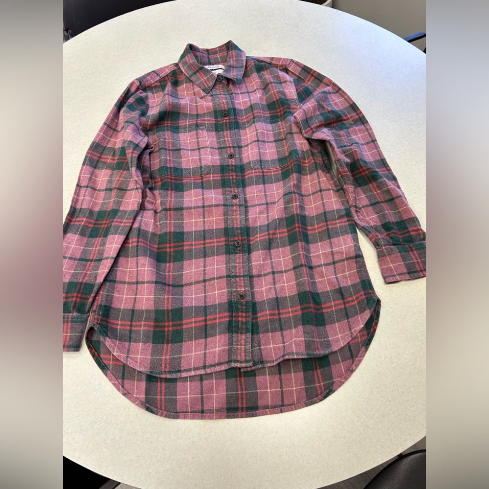 Madewell classic Flannel shirt in xxs.